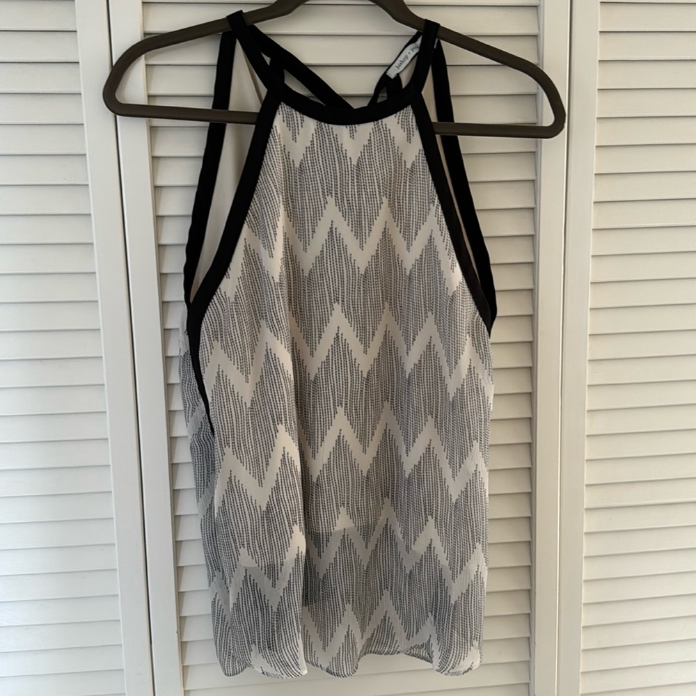 Bishop and Young size S tank, like new!